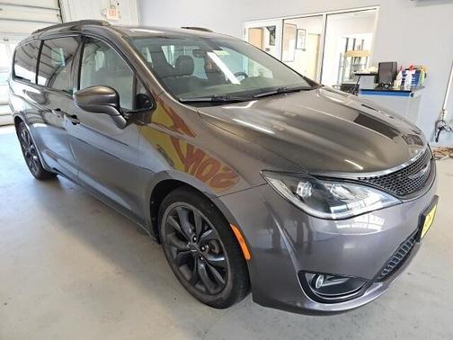 2018 Chrysler Pacifica Touring-L Plus