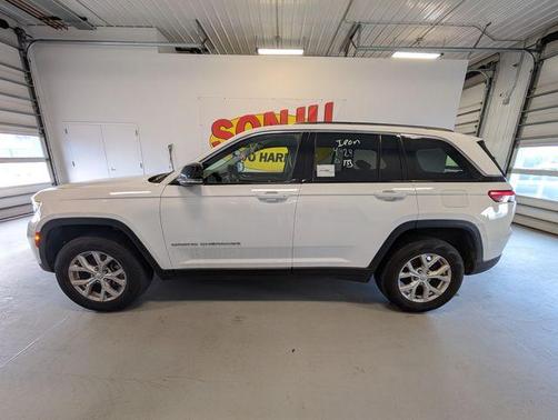 Bright White Clearcoat 2023 Jeep Grand Cherokee Limited