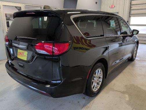 Diamond Black 2026 Chrysler Voyager LX