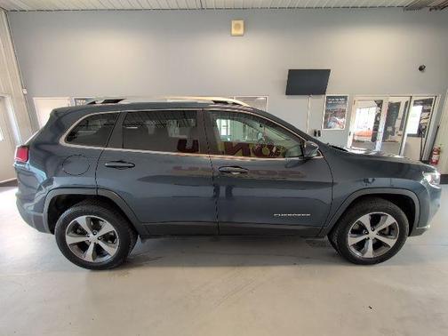 Slate Blue Pearlcoat 2020 Jeep Cherokee Limited
