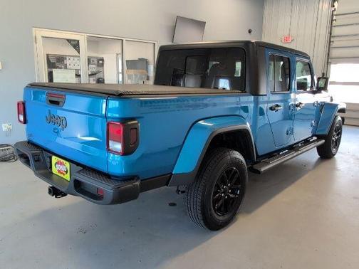 Hydro Blue Pearlcoat 2022 Jeep Gladiator Sport