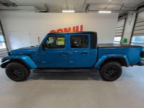 Hydro Blue Pearlcoat 2022 Jeep Gladiator Sport