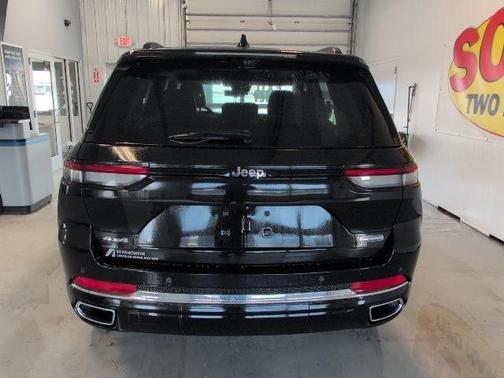2022 Jeep Grand Cherokee Overland