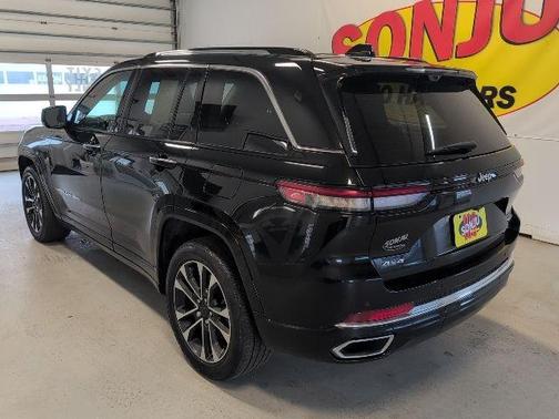 2022 Jeep Grand Cherokee Overland
