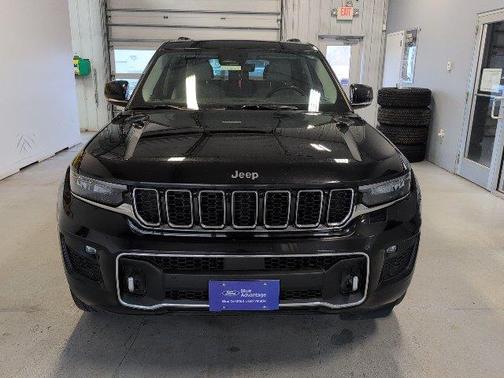 Diamond Black 2022 Jeep Grand Cherokee Overland