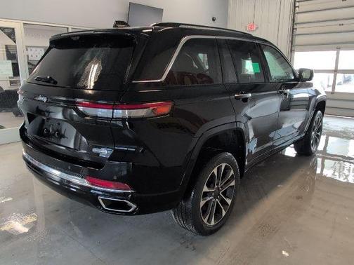 2022 Jeep Grand Cherokee Overland