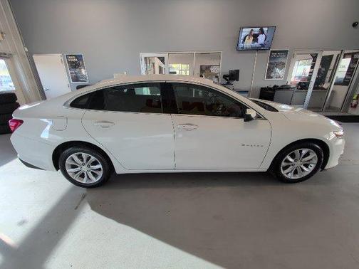 Summit White 2023 Chevrolet Malibu LT
