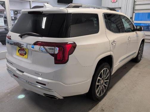 2021 GMC Acadia Denali