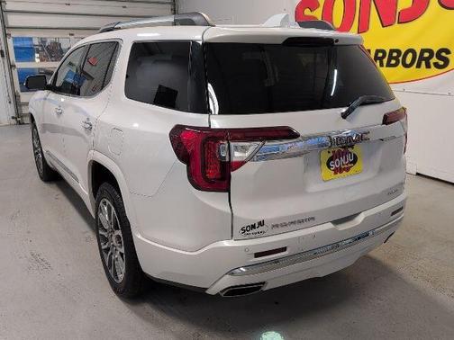 2021 GMC Acadia Denali