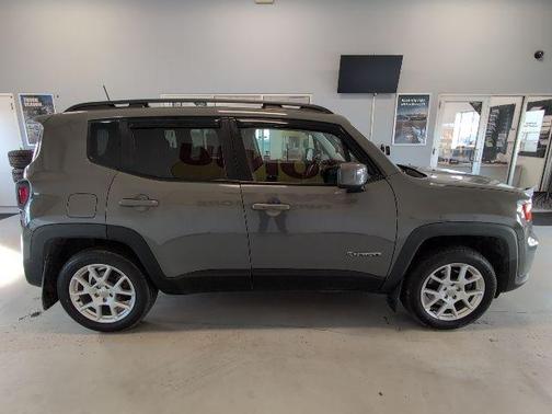 Sting Gray Clearcoat 2020 Jeep Renegade Latitude