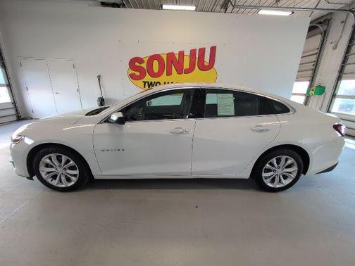 Summit White 2022 Chevrolet Malibu LT