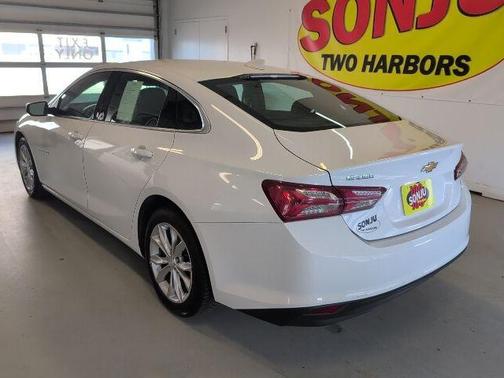 Summit White 2022 Chevrolet Malibu LT