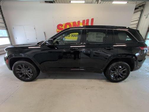 Diamond Black 2026 Jeep Grand Cherokee Limited