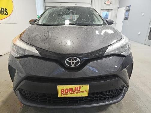 2022 Toyota C-HR XLE