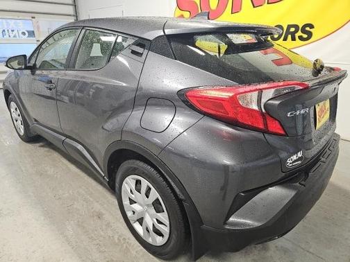 2022 Toyota C-HR XLE