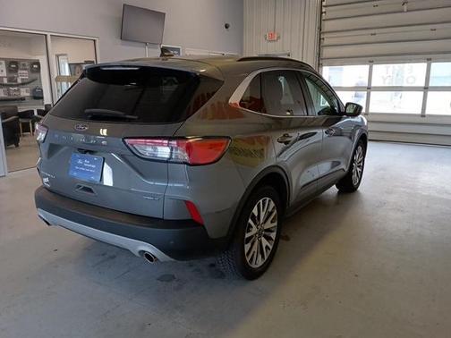 2022 Ford Escape Titanium Hybrid