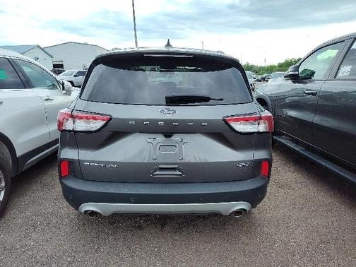 2022 Ford Escape Titanium Hybrid
