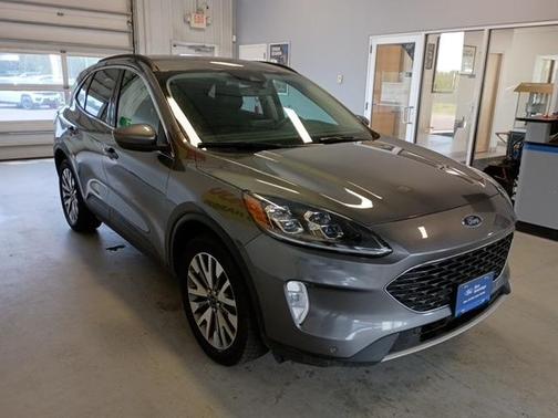 2022 Ford Escape Titanium Hybrid