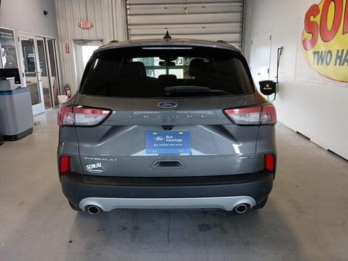 2022 Ford Escape Titanium Hybrid