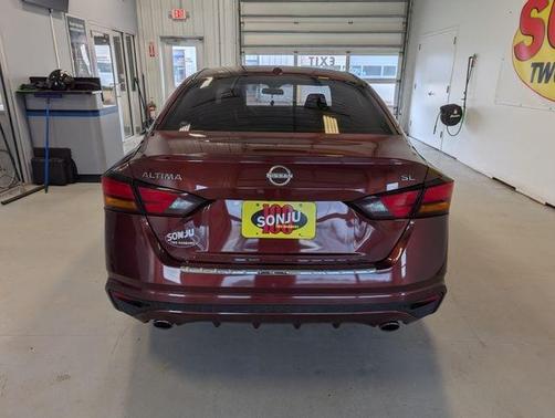 Garnet Pearl 2023 Nissan Altima 2.5 SL