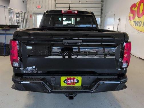 Black 2026 Chevrolet Colorado LT