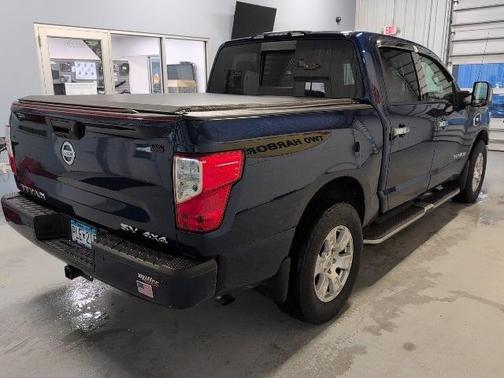 2017 Nissan Titan SV