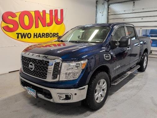 2017 Nissan Titan SV