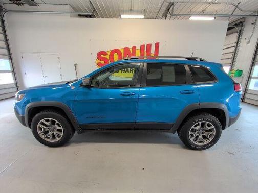 Hydro Blue Pearlcoat 2020 Jeep Cherokee Trailhawk