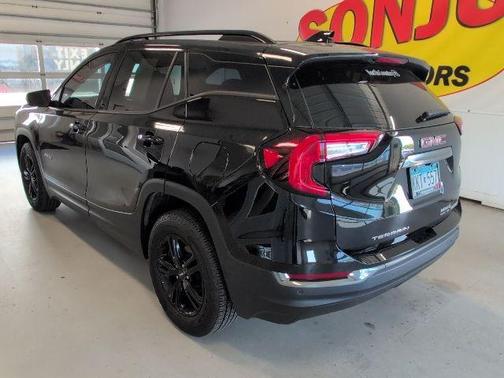 Ebony Twilight Metallic 2024 GMC Terrain AT4