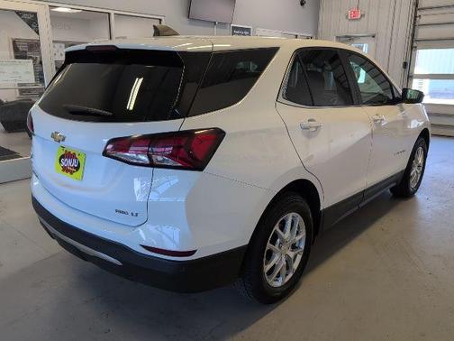 Summit White 2024 Chevrolet Equinox LT