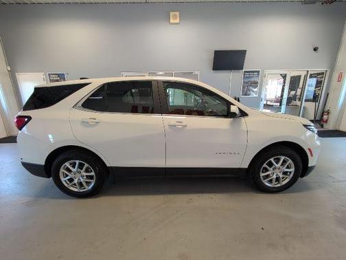 Summit White 2024 Chevrolet Equinox LT