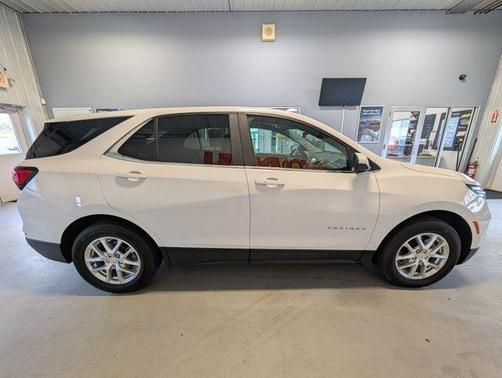 Summit White 2024 Chevrolet Equinox LT
