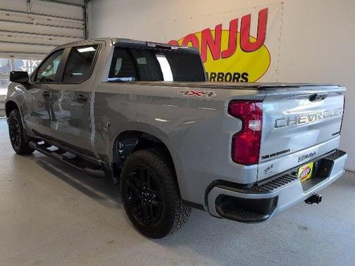 Sterling Gray Metallic 2026 Chevrolet Silverado 1500 Custom