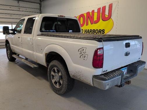 White Platinum Clearcoat Metallic 2011 Ford F-250 Lariat