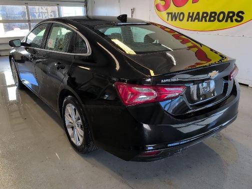 Mosaic Black Metallic 2022 Chevrolet Malibu LT