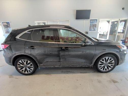 2020 Ford Escape Titanium Hybrid