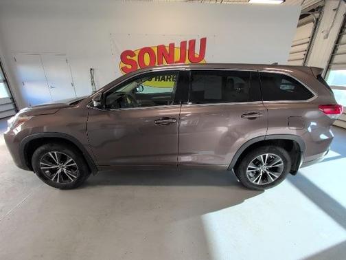 2018 Toyota Highlander LE