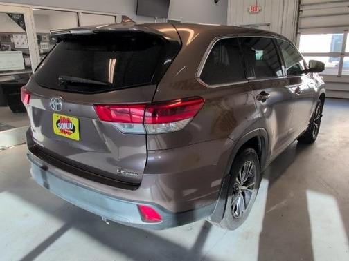 2018 Toyota Highlander LE