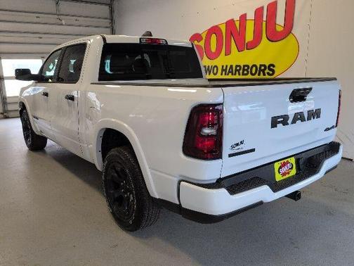 Bright White Clearcoat 2026 RAM 1500 Big Horn/Lone Star