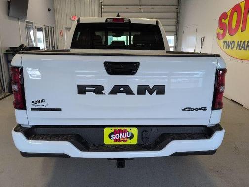 Bright White Clearcoat 2026 RAM 1500 Big Horn/Lone Star