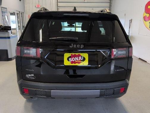 Diamond Black 2026 Jeep Cherokee LAREDO/LIMITED