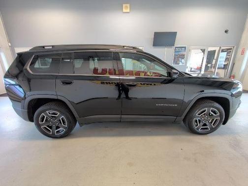 Diamond Black 2026 Jeep Cherokee LAREDO/LIMITED