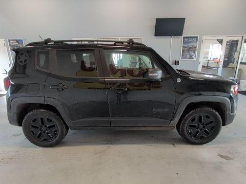 2017 Jeep Renegade Trailhawk