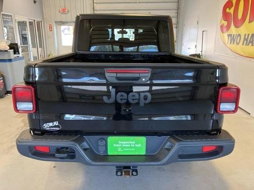 2022 Jeep Gladiator Sport