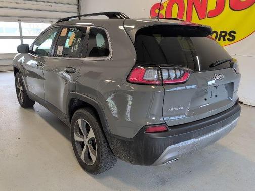 Sting Gray Clearcoat 2022 Jeep Cherokee Limited