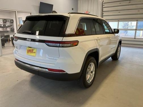 2025 Jeep Grand Cherokee Laredo X