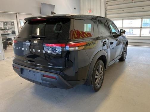 2022 Nissan Pathfinder S