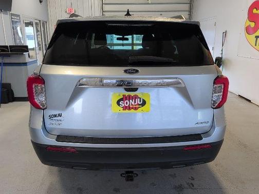 Iconic Silver Metallic 2023 Ford Explorer XLT