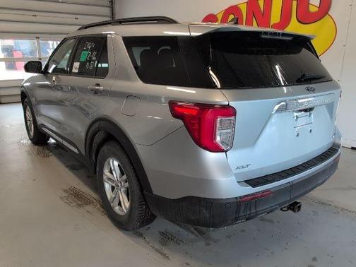 Iconic Silver Metallic 2023 Ford Explorer XLT