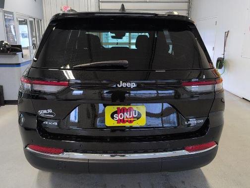 Diamond Black 2026 Jeep Grand Cherokee Laredo
